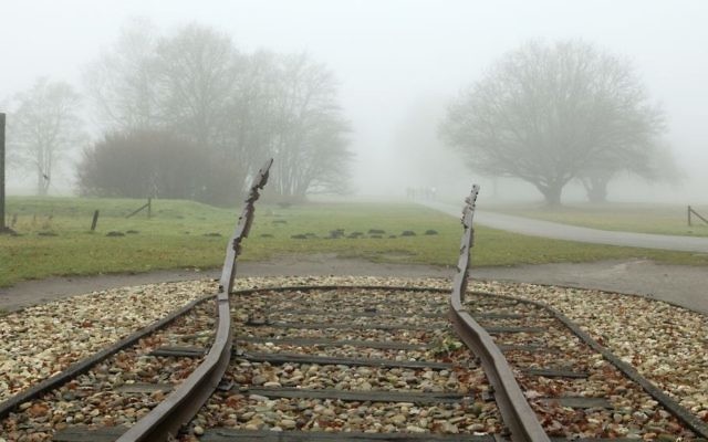 Mémorial de Westerbork, camp de transit pour les Juifs néerlandais déportés vers l'Allemagne. (Crédit : Patricia Hofmeester/Shutterstock.com)