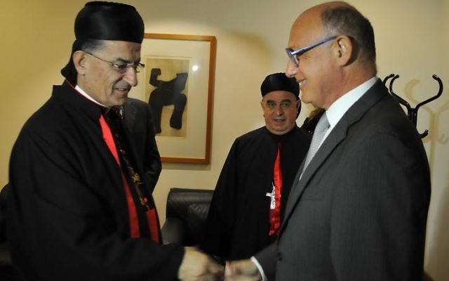 Bechara Raï (gauche) et Héctor Timerman (Crédit : MRECIC ARG/Wikimedia commons/CC BY SA 2.0/Flickr) Bechara Raï (gauche) et Héctor Timerman (Crédit : MRECIC ARG/Wikimedia commons/CC BY SA 2.0/Flickr)