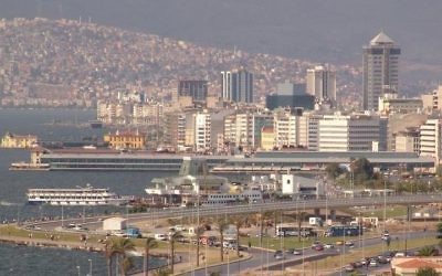 Vue sur la ville d'Izmir (Crédit : Yilmaz Ugurlu/Wikimedia commons)