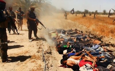 Images montrées sur le site Internet djihadiste de Welayat Salahuddin des combattants de l'EIIL en train d'exécuter des militaires irakiens (Crédit : AFP/HO/Welayat Salahuddin) Images montrées sur le site Internet djihadiste de Welayat Salahuddin des combattants de l'EIIL en train d'exécuter des militaires irakiens (Crédit : AFP/HO/Welayat Salahuddin)
