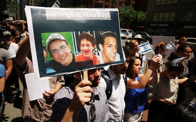 Une manifestation de soutien organisée pour les trois adolescents enlevés en Israël le 12 juin (Crédit : SPENCER PLATT / GETTY IMAGES NORTH AMERICA / AFP)