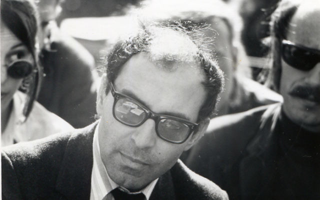 Jean Luc Godard à Berkeley en 1968 (Crédit : Gary Stevens/Wikimedia Commons/CC BY 2.0) Jean Luc Godard à Berkeley en 1968 (Crédit : Gary Stevens/Wikimedia Commons/CC BY 2.0)