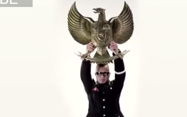 Capture d'écran du clip indonésien controversé (Crédit : YouTube)