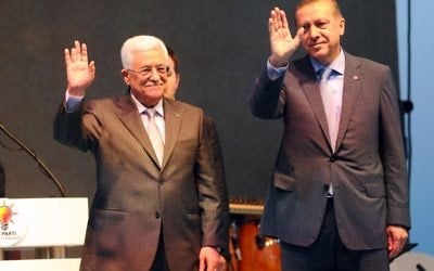 Mahmoud Abbas et Recepp Tayipp Erdogan (Crédit : OZAN KOSE / AFP)