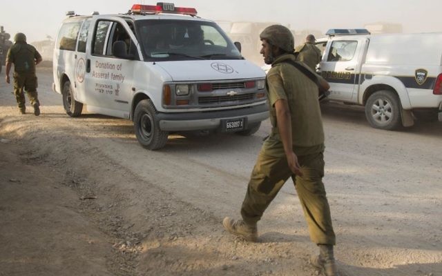 Une ambulance israélienne, le 28 Juillet 2014 (Crédit : Yonatan Sindel/Flash90).