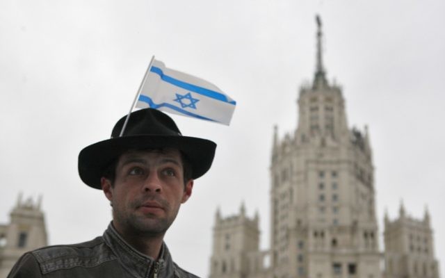 Un Juif russe à Moscou à un rassemblement pro-israélien (Crédit : Valery Melnikov/Kommersant/Flash 90)