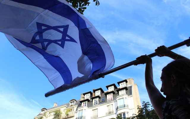 Manifestation pro-israélienne à Paris le 31 juillet 2014 (Crédit : Glenn Cloarec/Times of Israel) Manifestation pro-israélienne à Paris le 31 juillet 2014 (Crédit : Glenn Cloarec/Times of Israel)