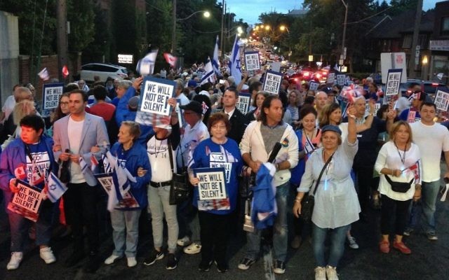 Quelque 4 000 habitants de Toronto ont défilé en soutien à Israël - 20 août 2104 (avec la permission UJA Federation of Greater Toronto)