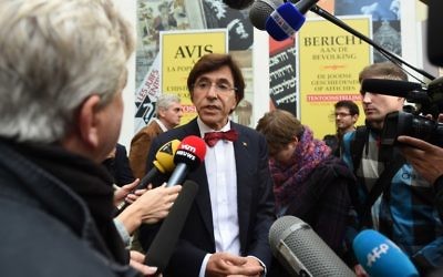 Le Premier ministre belge, Elio Di Rupo arrive pour assister à la réouverture du Musée Juif de Belgique - 14 septembre 2014, (Crédit : AFP PHOTO / EMMANUEL DUNAND) Le Premier ministre belge, Elio Di Rupo arrive pour assister à la réouverture du Musée Juif de Belgique - 14 septembre 2014, (Crédit : AFP PHOTO / EMMANUEL DUNAND)