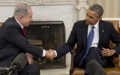 Poignée de main entre Barack Obama et Benjamin Netanyahu lors d'une rencontre à la Maison Blanche, le 3 mars 2014. (Crédit photo: Saul Loeb/AFP)