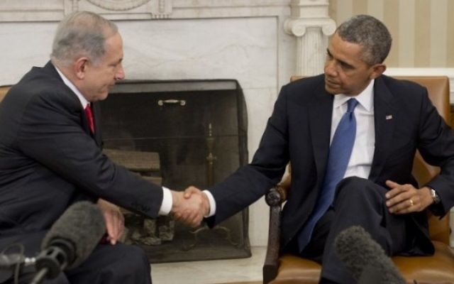 Poignée de main entre Barack Obama et Benjamin Netanyahu lors d'une rencontre à la Maison Blanche, le 3 mars 2014. (Crédit photo: Saul Loeb/AFP) Poignée de main entre Barack Obama et Benjamin Netanyahu lors d'une rencontre à la Maison Blanche, le 3 mars 2014. (Crédit photo: Saul Loeb/AFP)