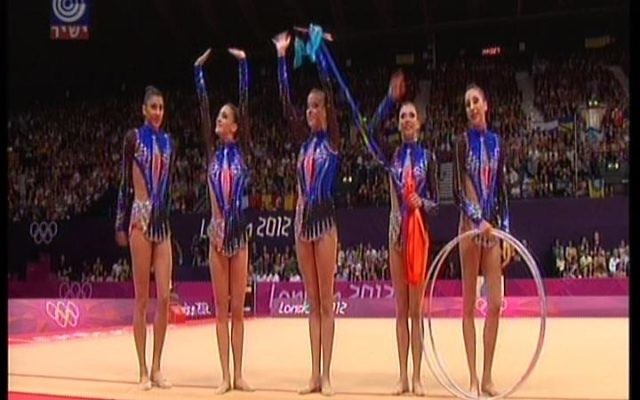 L'équipe de gymnastes israéliens en 2012 (Crédit : channel 1) L'équipe de gymnastes israéliens en 2012 (Crédit : channel 1)