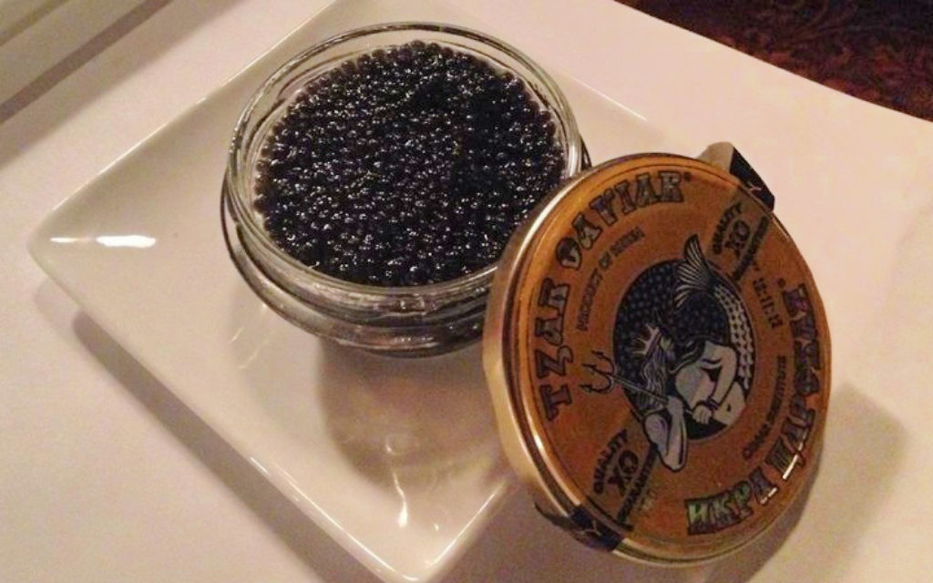 La société Tzar Caviar de Saint-Pétersbourg a utilisé une ingénierie moléculaire pour produire un caviar substitut casher maintenant disponible à New York et Paris. (Crédit : autorisation de Tzar Caviar / JTA)