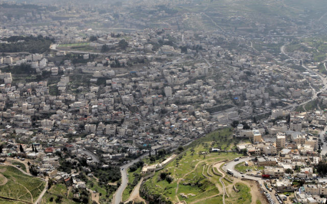 Vue aérienne sur Arav al-Swahara à Jérusalem-Est (Crédit : Nati Shohat/Flash90) Vue aérienne sur Arav al-Swahara à Jérusalem-Est (Crédit : Nati Shohat/Flash90)