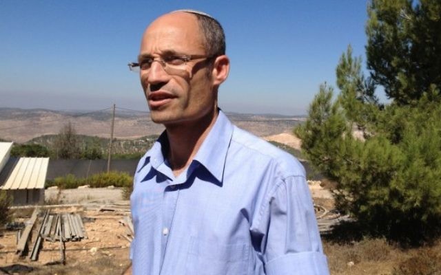 Davidi Perl, chef du conseil local du Gush Etzion, le 6 octobre 2014. (Photo: Elhanan Miller/Times of Israel) Davidi Perl, chef du conseil local du Gush Etzion, le 6 octobre 2014. (Photo: Elhanan Miller/Times of Israel)