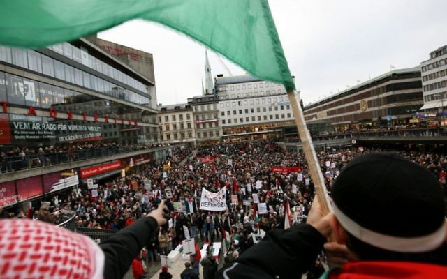 Photo d'illustration d'une manifestation pro-palestinienne à Stockholm, Suède, le 20 janvier 2009 (Crédit : Miriam Alster / Flash90) Photo d'illustration d'une manifestation pro-palestinienne à Stockholm, Suède, le 20 janvier 2009 (Crédit : Miriam Alster / Flash90)