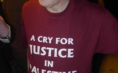 Gerald Kaufman, parlementaire britannique du Labour (Crédit : domaine public/Wikimedia communs)