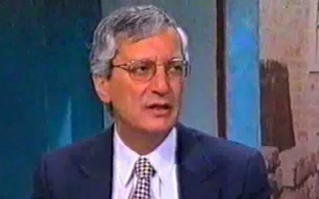 L'ancien procureur général Michael Ben-Yair lors d'une interview accordée à la Deuxième chaîne (Crédit : Capture d'écran)