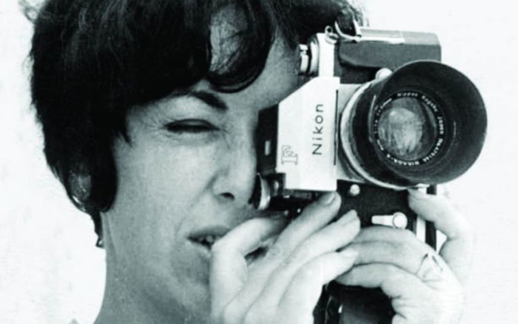 Sylvia sous son identité canadienne de Patricia Roxburgh (Crédit : Autorisation de Keshet Publishing)