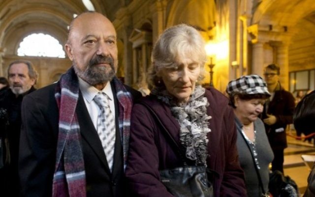 Les parents de Lee Zeitouni à la cour de justice de Paris - 27 novembre 2014 (Crédit : AFP/Kenzo Tribouillard) Les parents de Lee Zeitouni à la cour de justice de Paris - 27 novembre 2014 (Crédit : AFP/Kenzo Tribouillard)