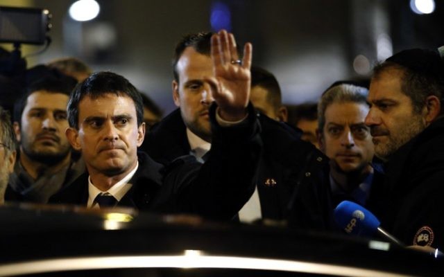 Manuel Valls au rassemblement organisé à St-Mandé - 10 janvier 2015 (Crédit : AFP) Manuel Valls au rassemblement organisé à St-Mandé - 10 janvier 2015 (Crédit : AFP)
