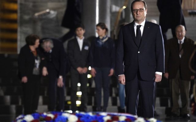 François Hollande lors du 70e anniversaire de la libération du camp d'Auschwitz au mémorial de la Shoah (Crédit : AFP)