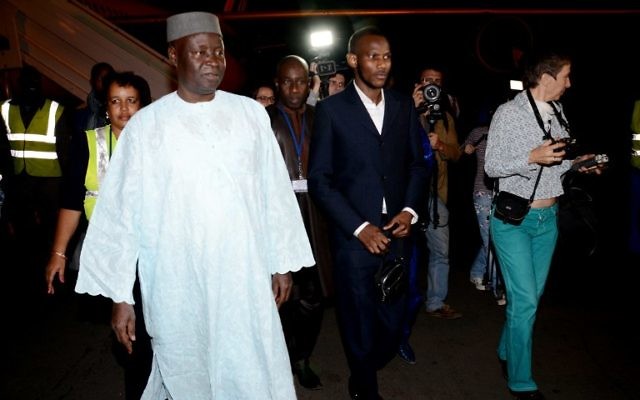 Lassana Bathily à son arrivée à Bamako, Mali, le 28 janvier 2015 (Crédit : AFP PHOTO / HABIBOU KOUYATE) Lassana Bathily à son arrivée à Bamako, Mali, le 28 janvier 2015 (Crédit : AFP PHOTO / HABIBOU KOUYATE)