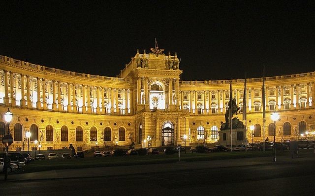 Hofburg, le palais impérial d'hiver à Vienne (Crédit : Wikimédia Commons/ Domaine publique/Alexander Umbricht)