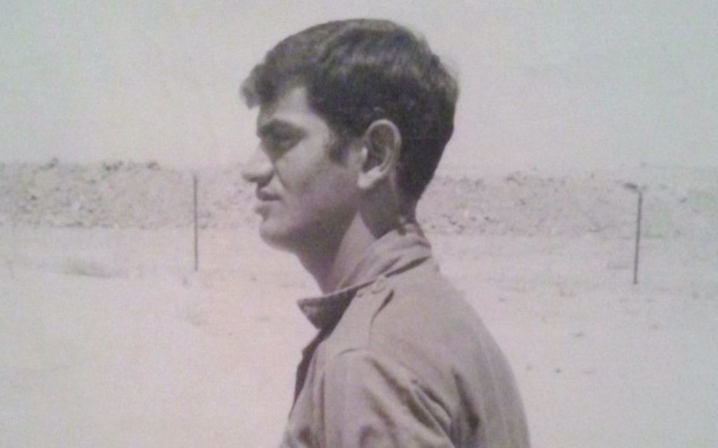 Arye David de Gedera essaie de retrouver les soldats israéliens qu'il avait aidé à sauver pendant en 1973 (Crédit : Autorisation d'Arye David) Arye David de Gedera essaie de retrouver les soldats israéliens qu'il avait aidé à sauver pendant en 1973 (Crédit : Autorisation d'Arye David)