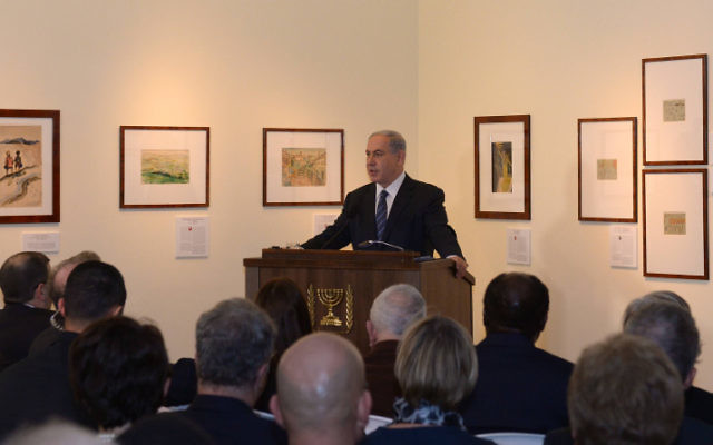 Benjamin Netanyahu au mémorial de Yad Vashem - 27 janvier 2015 (Crédit : Haim Zach/GPO)