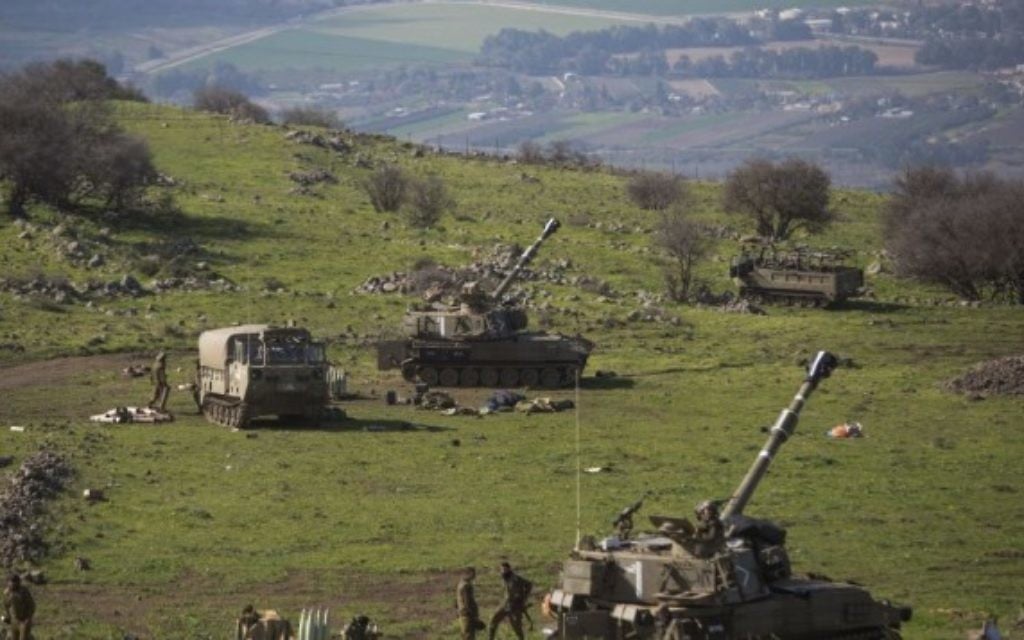 Des tanks de l'armée israélienne - 28 janvier 2015 (Crédit : AFP)