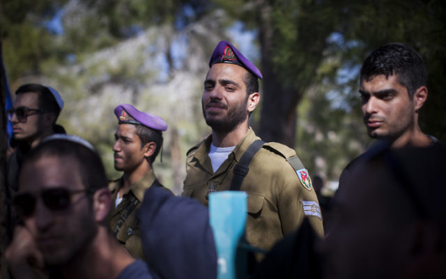Funérailles du capitaine Yochai Kalangel, 25 ans, au cimetière militaire du mont Herzl à Jérusalem - 29 janvier 2015 (Crédit : Flash 90)