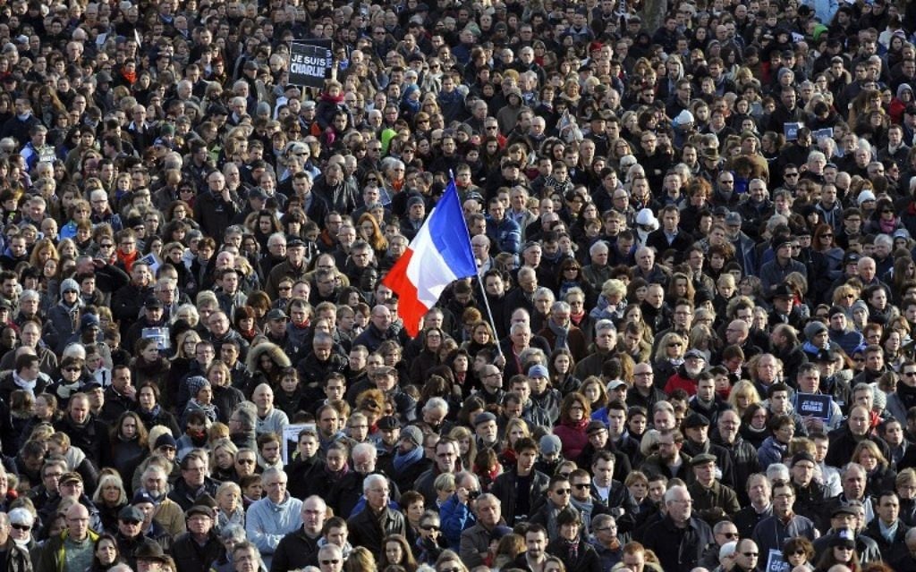 Rassemblement pour la Marche républicaine le 11 janvier 2015 sur la place de la République (Crédit : JEAN-FRANCOIS MONIER/AFP)