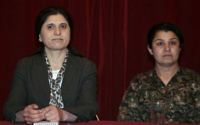 Nassrin Abdallah (d) et Assia Abdallah - en charge du PYD (Crédit : JACQUES DEMARTHON / AFP)