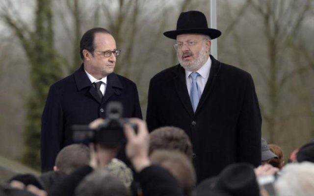 François Hollande, le grand rabbin Gutman (Crédit : Nathan Kretz/Times of Israel) François Hollande, le grand rabbin Gutman (Crédit : Nathan Kretz/Times of Israel)