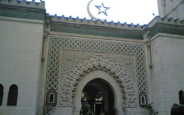 La Grande mosquée de Paris. Illustration. (Crédit : Wikimedia Commons) La Grande mosquée de Paris. Illustration. (Crédit : Wikimedia Commons)