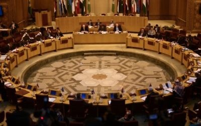 Des représentants de la Ligue arabe participent à une réunion au siège de la Ligue arabe au Caire, le 5 Janvier 2015. (Crédit : AFP/Mohamed el-Shahed)