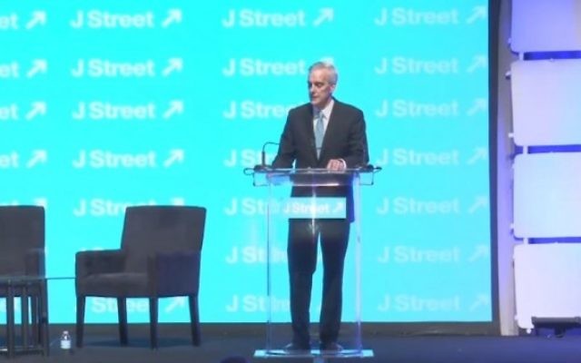 Denis McDonough à la conférence de JStreet - 23 mars 2015 (Crédit : capture d'écran)
