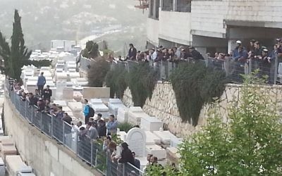 Le cimetière de Givat Shaul, à Jérusalem. Illustration.(Crédit : Judith Zaffran/Times of Israël)