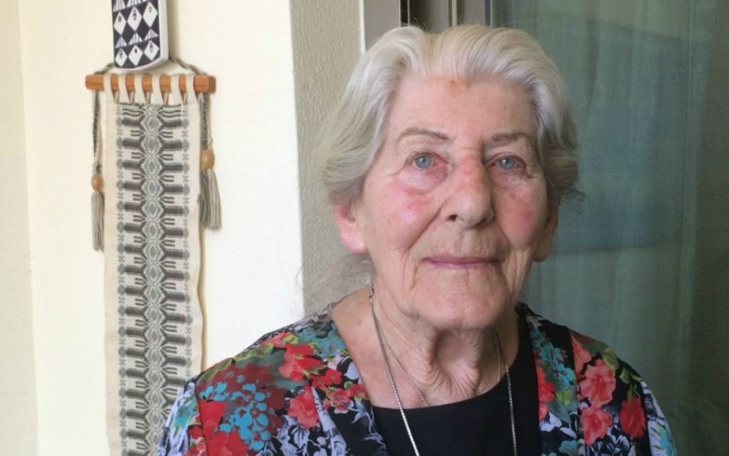 Betty Bausch à son domicile de Kfar Sava, Israël. 6 avril 2015. (Crédit : Renee Ghert-Zand / Times of Israël) Betty Bausch à son domicile de Kfar Sava, Israël. 6 avril 2015. (Crédit : Renee Ghert-Zand / Times of Israël)