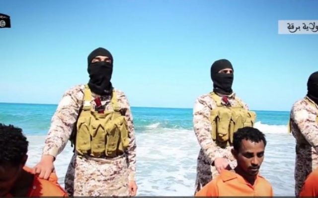 Capture d'écran des victimes éthiopiennes de l'EI décapitées (Crédit : DailyMotion) Capture d'écran des victimes éthiopiennes de l'EI décapitées (Crédit : DailyMotion)