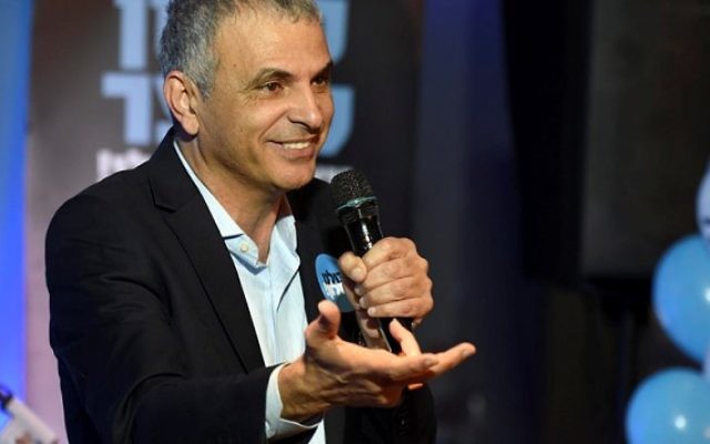 Moshe Kahlon, chef de file du parti Koulanou (Crédit photo: Flash90) Moshe Kahlon, chef de file du parti Koulanou (Crédit photo: Flash90)