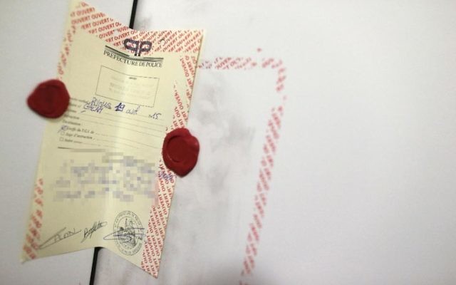 La police française a scellé la résidence étudiante de Sid Ahmed Ghlam après y avoir récupéré une cache d'armes à Paris,  22 avril 2015 (AFP Photo / Kenzo Tribouillard)