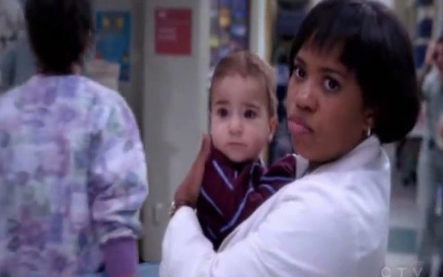 Une scène de "Tous coupables" (épisode 5, saison 3) de la série télévisée "Grey 's Anatomy" (Crédit : Capture d'écran YouTube)