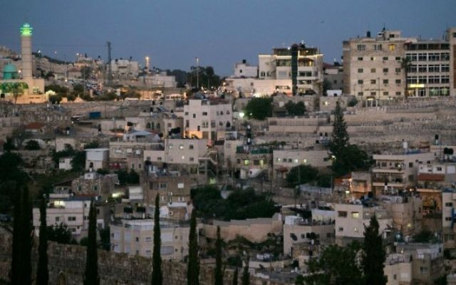 Vue sur le quartier de Silwan, à Jérusalem Est, à proximité de la Vieille Ville de Jérusalem, le 29 avril 2015. (Crédit : Nati Shohat/Flash90) Vue sur le quartier de Silwan, à Jérusalem Est, à proximité de la Vieille Ville de Jérusalem, le 29 avril 2015. (Crédit : Nati Shohat/Flash90)