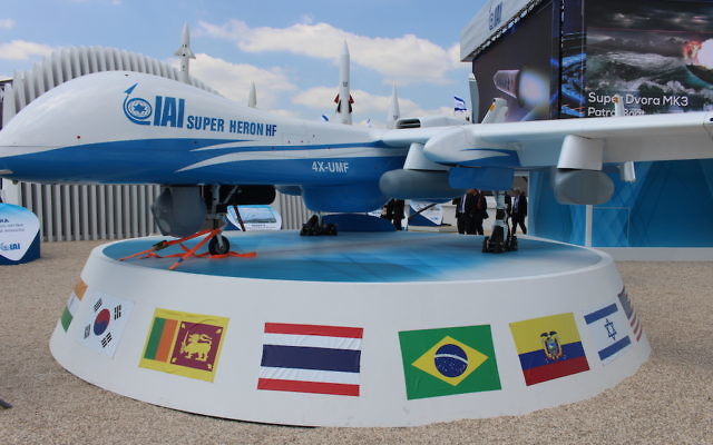 Le drone Super Heron HF d’Israel Aerospace Industries (Crédit : Times of Israël Staff) Le drone Super Heron HF d’Israel Aerospace Industries (Crédit : Times of Israël Staff)