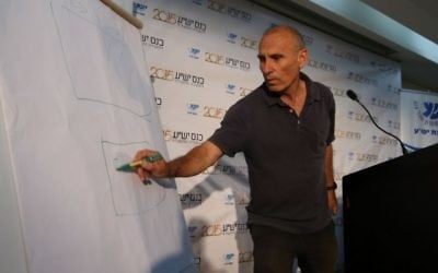 Le géneral (de réserve) Gershon Hacohen, au congrès annuel du Conseil de Yesha,  le lundi 15 juin 2015 (Photo: Miri Tzahi)