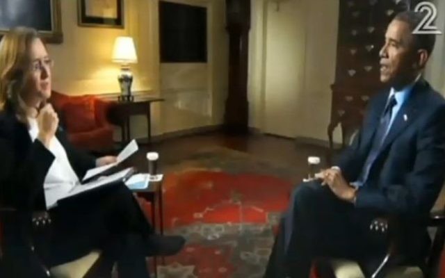 Barack Obama interviewé par Ilana Dayan sur la Deuxième chaîne israélienne (Crédit : capture d'écran Deuxième chaîne)