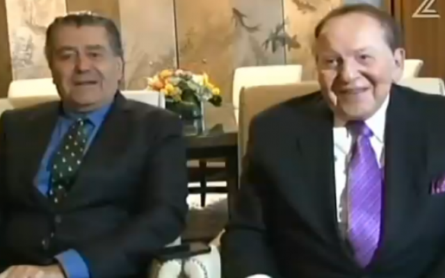 Haim Saban et Sheldon Adelson dans une interview télévisée depuis Las Vegas, le 6 juin 2015. (Capture d'écran de la Deuxième chaîne israélienne) Haim Saban et Sheldon Adelson dans une interview télévisée depuis Las Vegas, le 6 juin 2015. (Capture d'écran de la Deuxième chaîne israélienne)