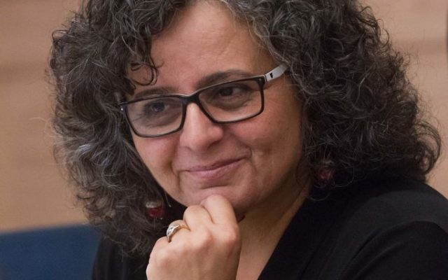 La députée Aida Touma-Sliman de la Liste arabe unie à la Knesset, le 8 juin 2015. (Crédit : Miriam Alster/Flash90) La députée Aida Touma-Sliman de la Liste arabe unie à la Knesset, le 8 juin 2015. (Crédit : Miriam Alster/Flash90)